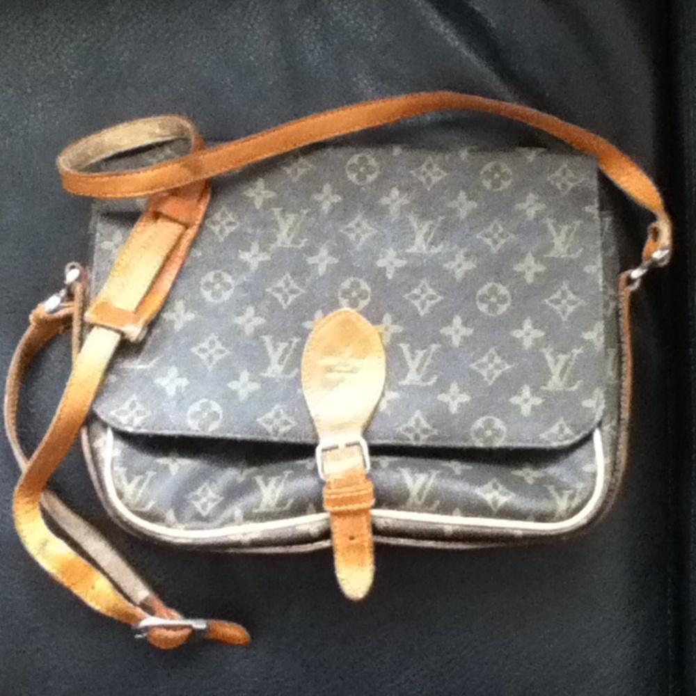 Vintage Louis Vuitton Messenger Bag - visible wear